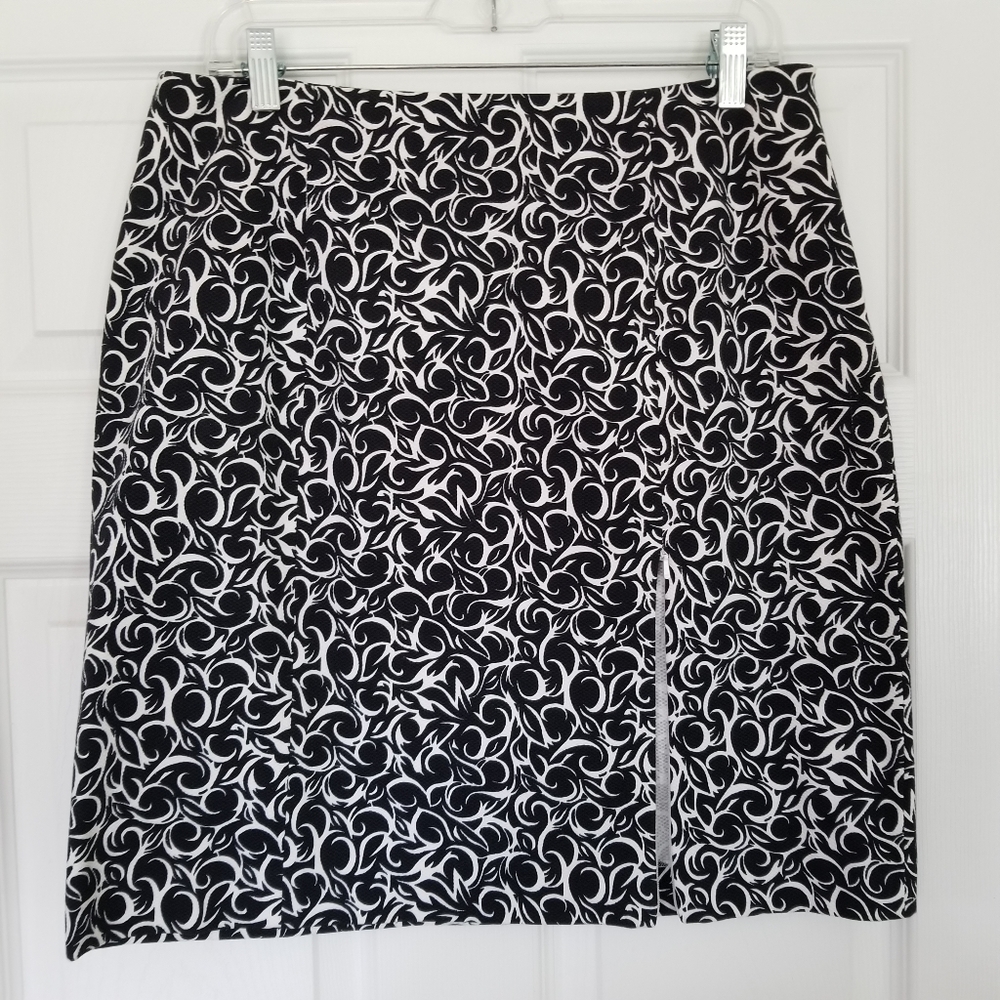 Grace Danelewis Black and White Skirt. Size 12